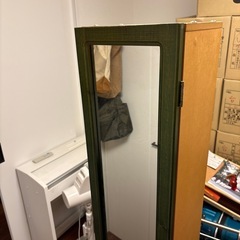 鏡付きキャビネットの画像