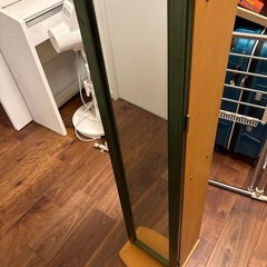 鏡付きキャビネットの画像
