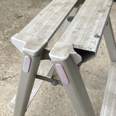 折り畳み　脚立の画像