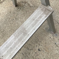 折り畳み　脚立の画像