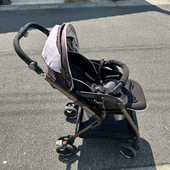 Apricaベビーカーの画像