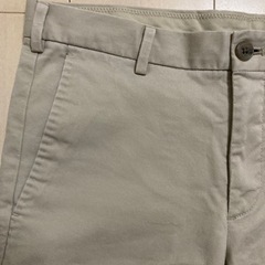 ユニクロ UNIQLO ベージュ スリムフィット チノパンの画像