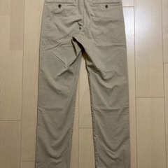 ユニクロ UNIQLO ベージュ スリムフィット チノパンの画像