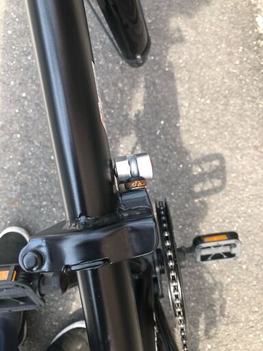 折り畳み自転車です。プリウスにも乗せれる大きさです。
