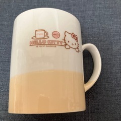 キティちゃんのマグカップとグラスの画像