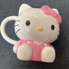 キティちゃんのマグカップとグラスの画像