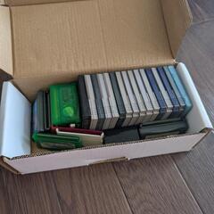 謎の箱に入ったGB＆GBAソフトの画像