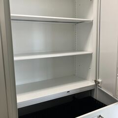 【急募！無料】鍵付き書庫　オフィス家具　の画像