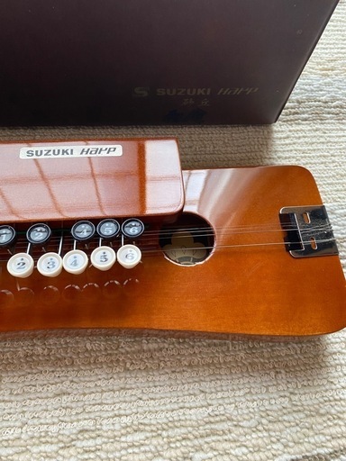 ケース付　美品　SUZUKI harp 　鈴木楽器製作所　大正琴　松　スズキ 大正琴ケース付き砂丘suzuki harp 鈴木楽器製作所 (フジ) 村井の