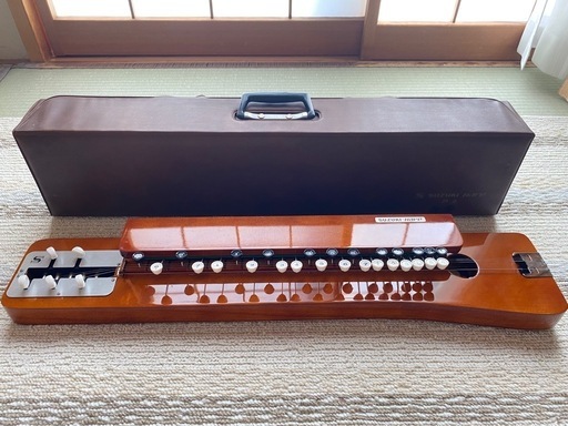 ケース付　美品　SUZUKI harp 　鈴木楽器製作所　大正琴　松　スズキ Amazon | SUZUKI スズキ 大正琴 特松 | 大正琴 | 楽器・音響機器