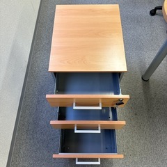 机の棚のみ（計3点あります。まとめ買いご希望の方はお申し付けください）の画像