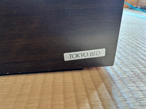 木製ベッドベース　シングルサイズ　収納庫付き