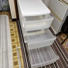 【美品!】3段押入れ衣類ケースの画像