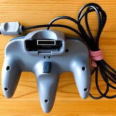 【美品】NINTENDO64用　互換コントローラの画像