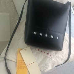 マルニ　ショルダー　黒斜め掛けの画像