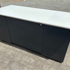 状態良　綺麗　在庫複数　オフィスデスク　事務所デスク　机　作業用　家具の画像