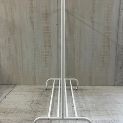 J３７６⭐️ ハンガーラック白　高さ調節可能の画像