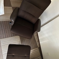 足置き付き高級リクライニングチェアの画像