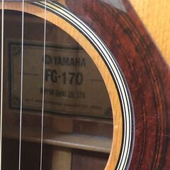 YAMAHA製のアコースティックギターです。の画像
