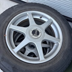 215/65R16 スタッドレスタイヤの画像