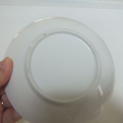 チップとデールのかわいいイラストが描かれた陶器製の皿。箱はありません。使用をしていましたの画像