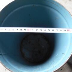 ブリキのゴミ箱、鉢植えにもどうぞ、引取り限定になります。の画像