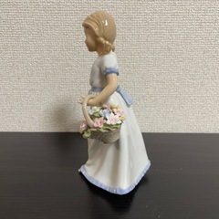 コスモス人形(置物)の画像