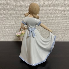 コスモス人形(置物)の画像