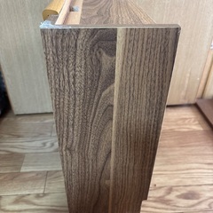 配線収納棚の画像