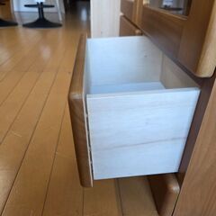 未使用訳あり 書棚 幅80 奥行31.5 高さ177.5 ナチュラル ガラスキャビネット 天然木 桐 桐材 リビングボード ガラス扉 引出し 収納棚の画像