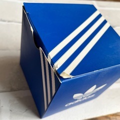 adidas 時計の空箱の画像