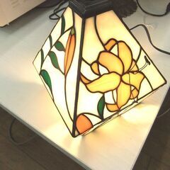 照明器具 ペンダントライト ステンドグラス 花柄 スイッチ付き 中古 札幌市厚別区 厚別店の画像