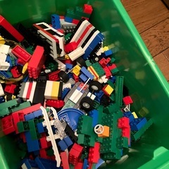 LEGO の箱に入っているブロック　の画像