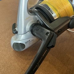 釣り好きな人に注目の商品🎣✨  リール Daiwa ダイワ 大型 スピニングリール 号-m2-300 3-200 HI-SPEED5.1:1 GYRO SPIN 3OT BALL BEARING POWERCAST-S グレー 黄色 黒の画像