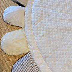 ベビー用寝るおくるみと遊びマットの画像