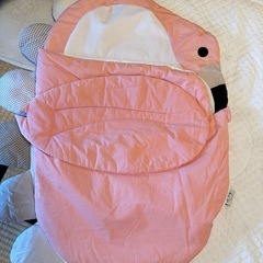 ベビー用寝るおくるみと遊びマットの画像
