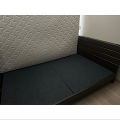 ダブルベッド(マットレス付)の画像