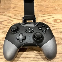 美品スマホホルダー付きワイヤレスコントローラーの画像