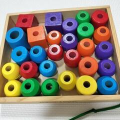 知育玩具　木製　紐通し　モンテッソーリの画像
