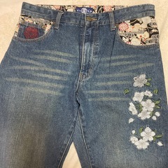 和柄デニムの画像