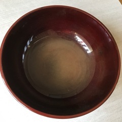 木をくり抜いて作ったお椀（未使用）の画像