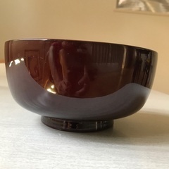 木をくり抜いて作ったお椀（未使用）の画像