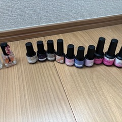 UVライトとジェルネイルカラーセットの画像