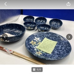 美濃焼　水峰窯　特撰　陶器　食器　セット売り　花柄　ブルー　和食器　小皿×５枚　中深皿×１枚　平皿×１枚　菜箸付　箱有り＊B605-3＊の画像
