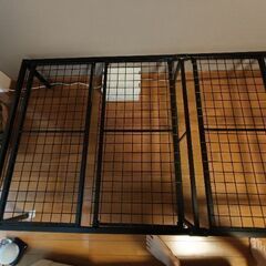 【直接引取り限定】スチール製ベッドフレームの画像