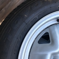 ジムニーのノーマルタイヤ　ホイール付きの画像