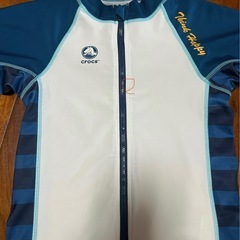 クロックス　ラッシュカード　120センチ〜140センチ　UVカット　一度のみ着用。　の画像