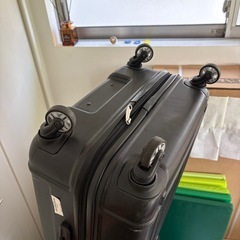中型 スーツケース ラゲージ 荷物の画像