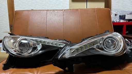 ZN6 86 前期ヘッドライト ほぼ新品車検時に使用するのみ値下げ交渉はお