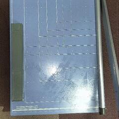 日本製　ペーパーカッター　裁断機の画像